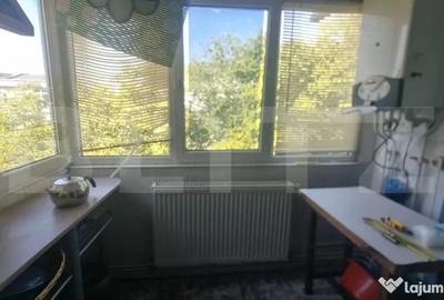 Apartament cu 2 camere decomandat în Nicolina