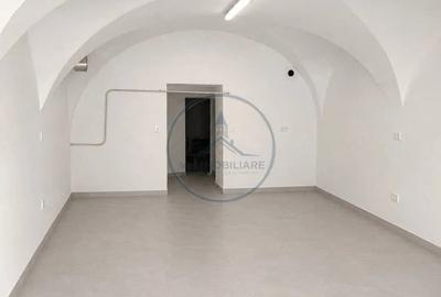 Spațiu comercial, de 100 mp, în Central