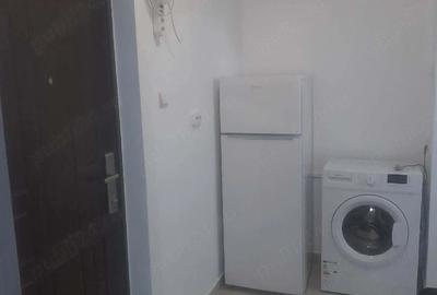 Garsonieră decomandată în Rogerius
