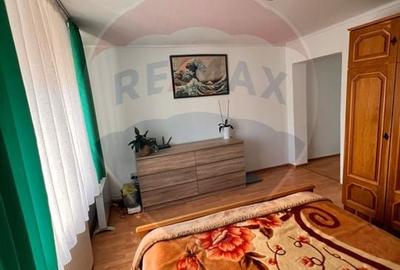 Casă cu 4 camere cu Canalizare în Central - 5