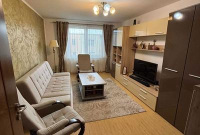 Apartament cu 3 camere decomandat în Tudor - 8