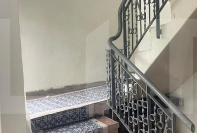 Casă cu 5 camere cu Teren 580 Mp în Central