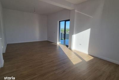 Casă cu 4 camere în Valea Adâncă