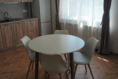 Casă cu 4 camere în Noua - 7