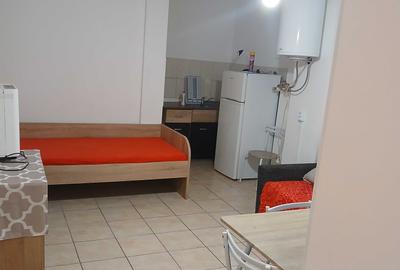 Garsonieră decomandată în Central