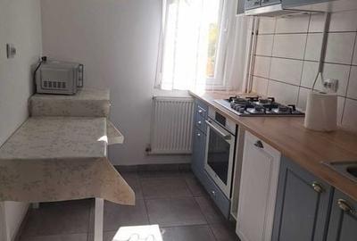 Apartament cu 2 camere decomandat în Berceni