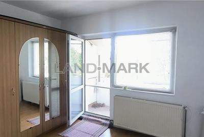 Apartament cu 3 camere decomandat în Soarelui