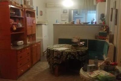 Apartament cu 4 camere decomandat în Calea București