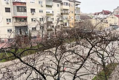 Apartament cu 3 camere decomandat în Decebal - 3