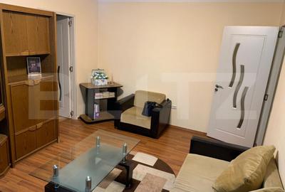 Apartament cu 2 camere semidecomandat în Cetate