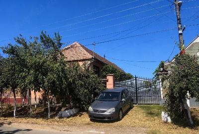 Casă cu 3 camere cu Teren 25 Mp în Central