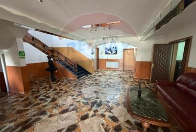 Birou, de 1,440 mp, în Central - 3