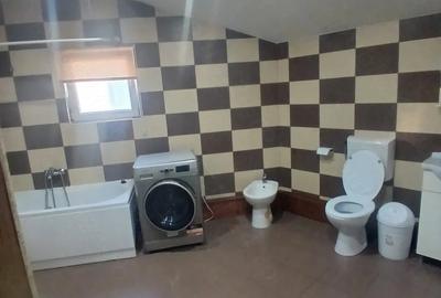 Apartament cu 3 camere decomandat în Central - 1
