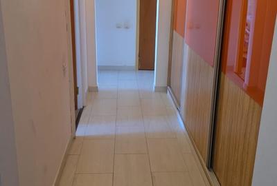 Apartament cu 3 camere decomandat în Dristor