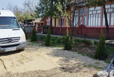 Casă cu 3 camere cu Teren 1400 Mp în Movila Miresii