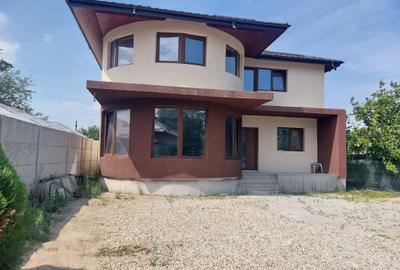 Casă individuală cu 7 camere cu Canalizare în Mihăilești - 15