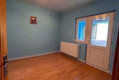 Apartament cu 3 camere decomandat în Central - 1