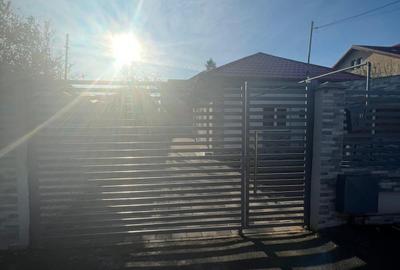 Casă cu 3 camere cu Teren 600 Mp în Central - 2