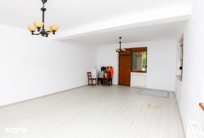 Casă cu 5 camere cu Teren 1029 Mp în Bezdead