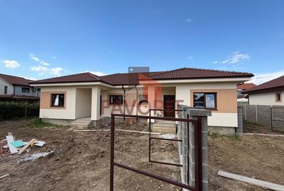 Duplex cu 3 camere cu Canalizare în Moșnița Nouă - 2
