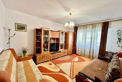 Apartament cu 3 camere decomandat în Zorilor