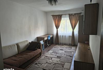 Apartament cu 3 camere în Răcădău