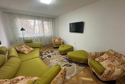 Apartament cu 3 camere decomandat, mobilat în Cugir