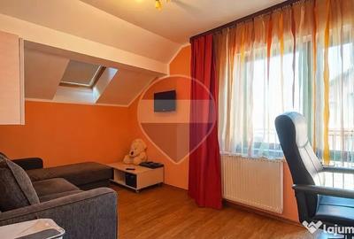 Casă cu 7 camere cu Teren 519 Mp în Cristian