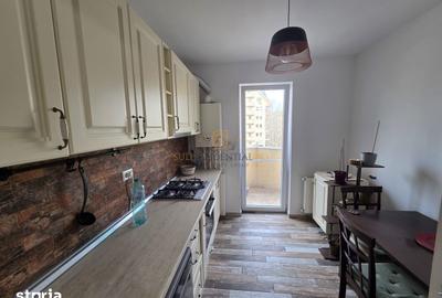 Apartament cu 3 camere, mobilat în Central
