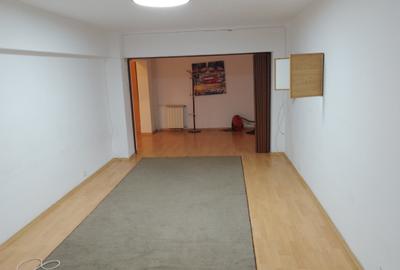 Apartament cu 4 camere decomandat în P-ța Alba Iulia - 2