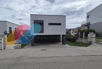 Apartament cu 4 camere semidecomandat în Mănăștur