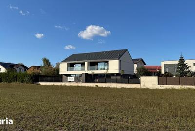 Casă cu 4 camere cu Teren 275 Mp în Corbeanca
