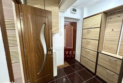Apartament cu 3 camere semidecomandat în Dacia