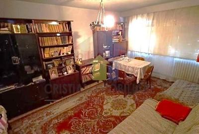 Apartament cu 4 camere decomandat în Central - 2