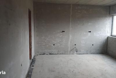 Casă cu 4 camere în Baciu