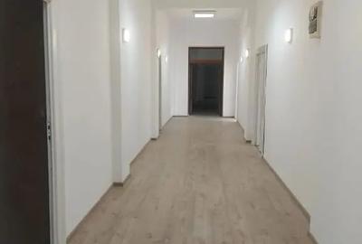 Spațiu comercial, de 690 mp, în Națiunile Unite