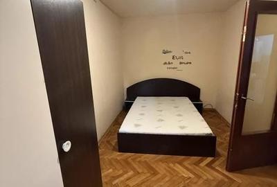 Apartament cu 2 camere nedecomandat în P-ța Doina