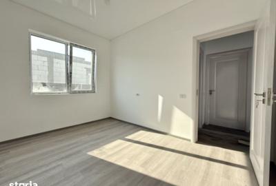 Casă cu 3 camere cu Teren 215 Mp în Lumina