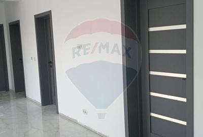 Casă cu 4 camere decomandat cu Teren 360 Mp în Vladimirescu - 2