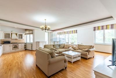 Apartament cu 4 camere decomandat în Herăstrău