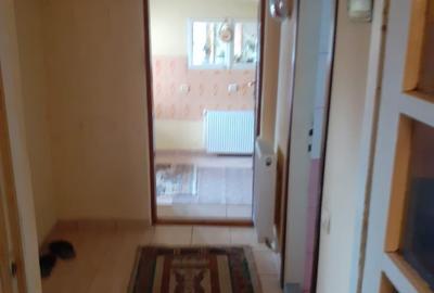 Casă cu 4 camere în Pietrișu - 8