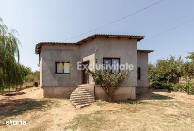 Casă cu 4 camere cu Teren 1175 Mp în Central