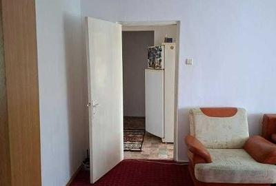 Apartament cu 2 camere semidecomandat în Florilor