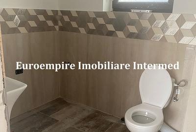 Casă cu 7 camere cu Teren 300 Mp în Exterior Est - 12
