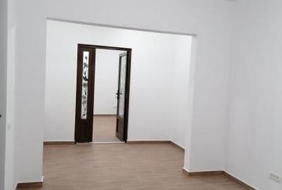 Casă cu 2 camere cu Teren 200 Mp în Decebal - 5