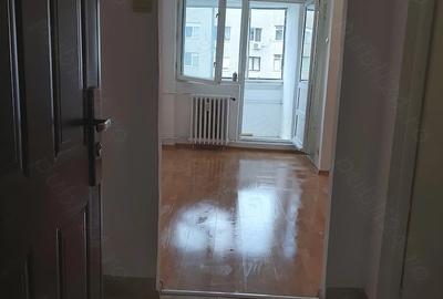 Garsonieră decomandată în Dristor - 4