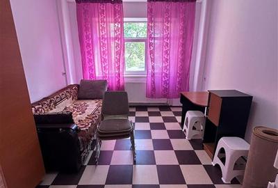 Garsonieră decomandată în Podu Roș