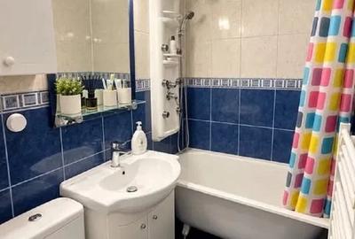 Apartament cu 3 camere semidecomandat în Florilor