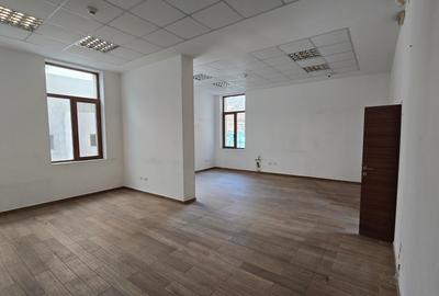 Casă cu 11 camere cu Canalizare în Ultracentral - 18