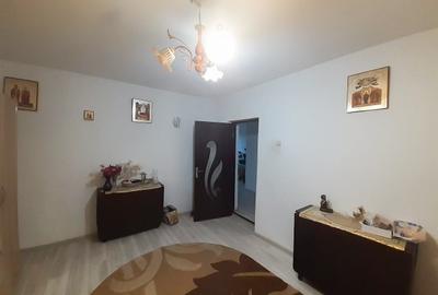 Casă cu 3 camere cu Teren 400 Mp în Podul de Piatră